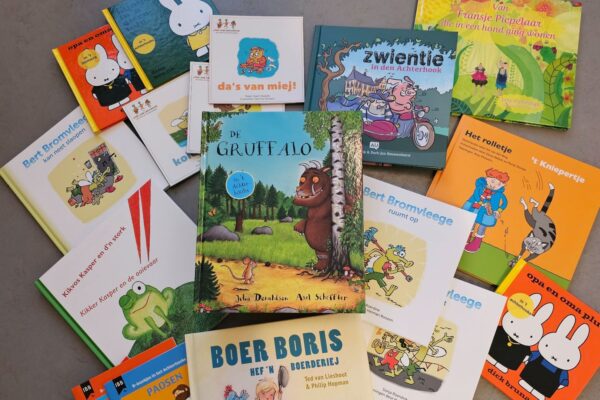 Kinderboeken in de belangstelling tijdens Meert Streektaalmaond