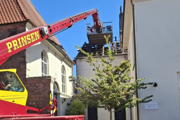 Sloop- en herstelwerkzaamheden begonnen na de brand van begin maart in een cafetaria in Winterswijk