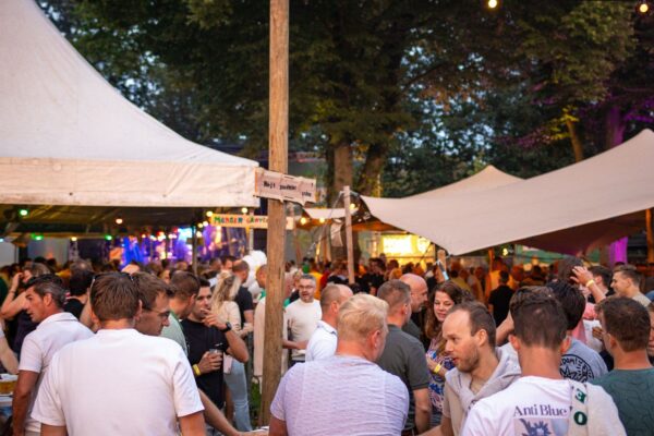 Viva La Ratum Festival keert terug op 2 augustus 2025 Muziek, gezelligheid en culinaire verwennerij in de Achterhoek