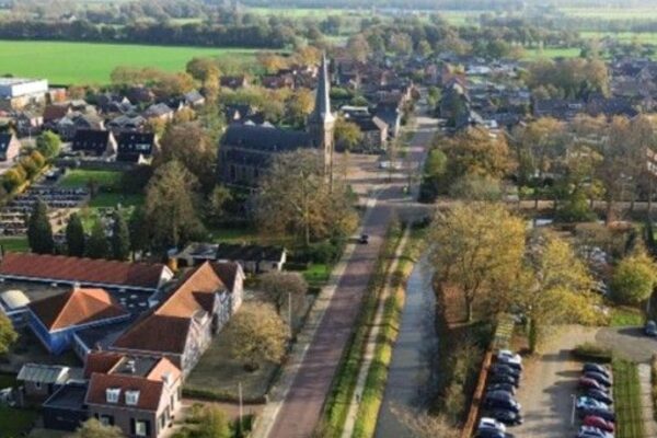 Evaluatie proef met eenrichtingsverkeer Kerkstraat Harreveld: laat vóór 1 september je mening horen