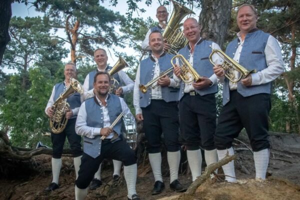 Borchländer Musikanten viert 25e Vriendenclubavond met feestelijk jubileumconcert