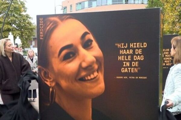 Herdenking Sanne Hertgers markeert opening tentoonstelling over femicide in Winterswijk